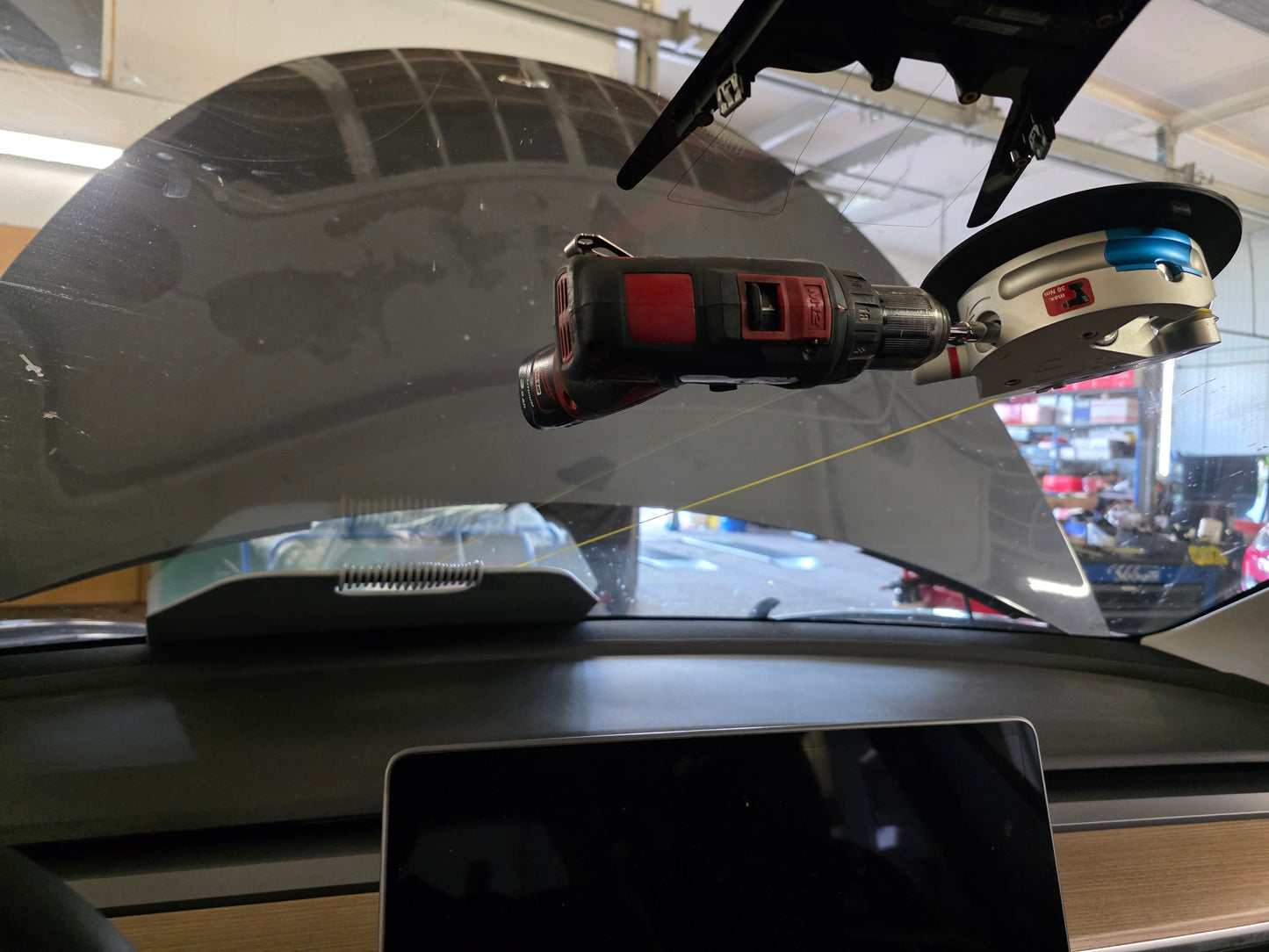 Scheiben und Glas Service für alle Tesla Modelle
