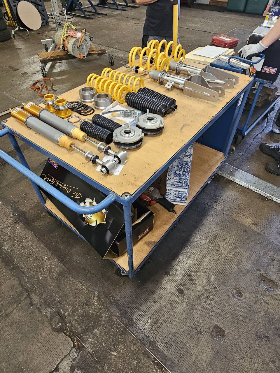 Öhlins Street Tuned Komfort Gewindefahrwerk Tesla Model 3 / Y Probefahrt am Standort in Leipzig