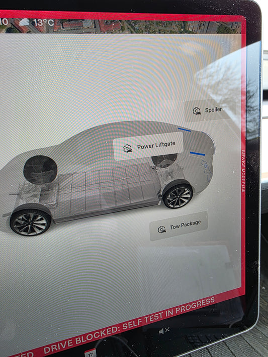 Codierung des Anhängermoduls oder des Spoilers im Avatar für Ihren Tesla