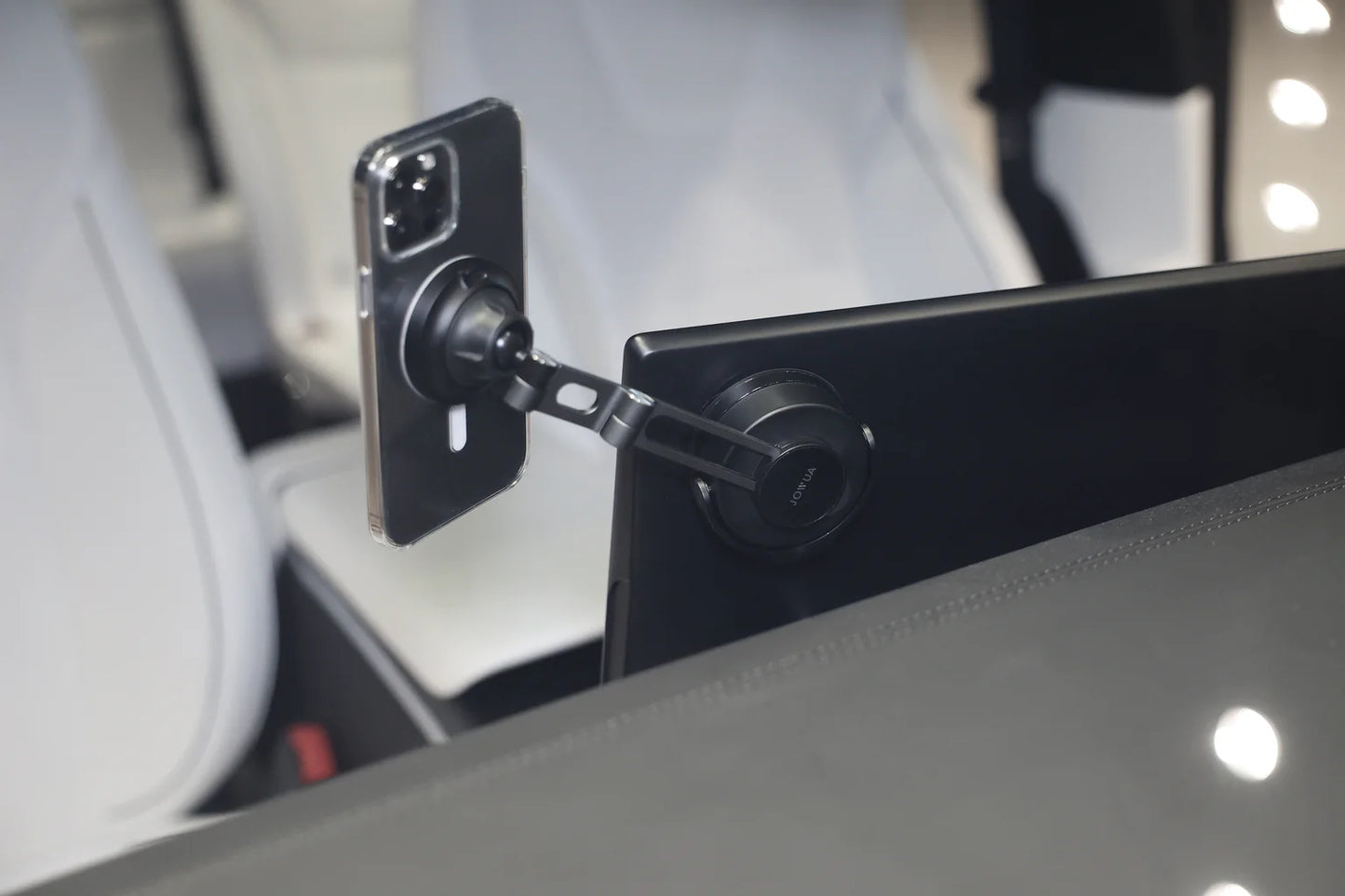Unsichtbare Tesla Handyhalterung mit Qi2 kabellosem Laden für Tesla S/3/X/Y (MagSafe)