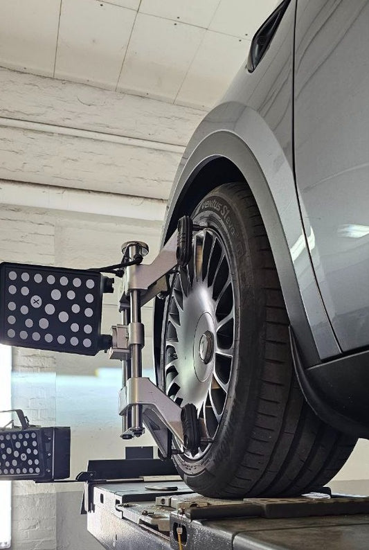 Achsvermesung ModelX