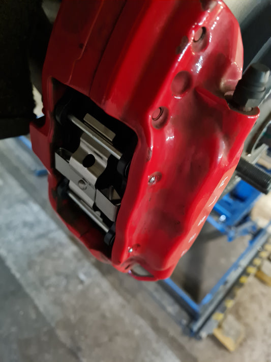 AMPTech Bremsenservice für Tesla – Sicherheit für alle Modelle
